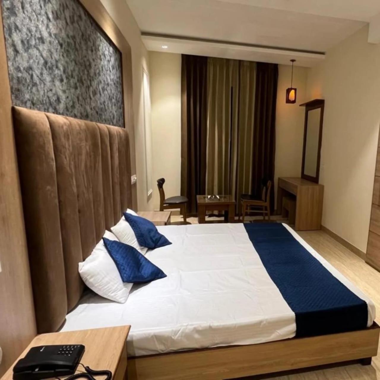Zirakpur The Hotel Soho מראה חיצוני תמונה